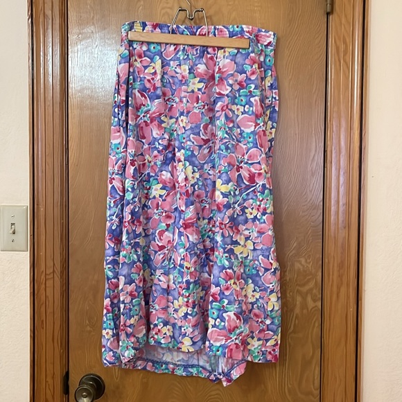 90’s Spring Floral Skirt - Picture 4 of 5